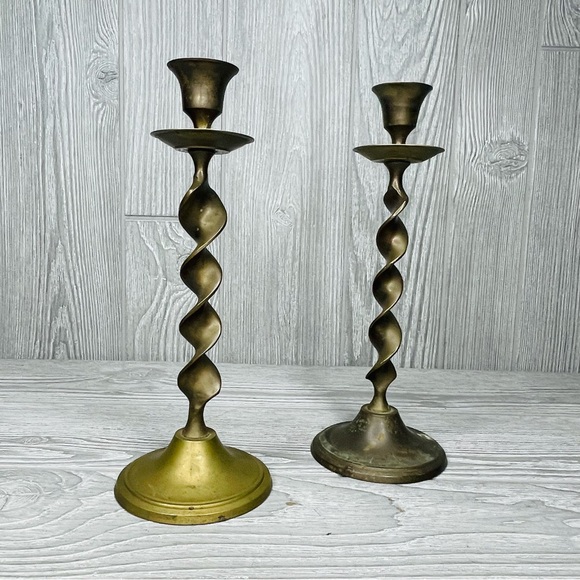 Vintage Set two brass gold tone candle sticks swirl twirl design mcm  decoration - Picture 2 of 7